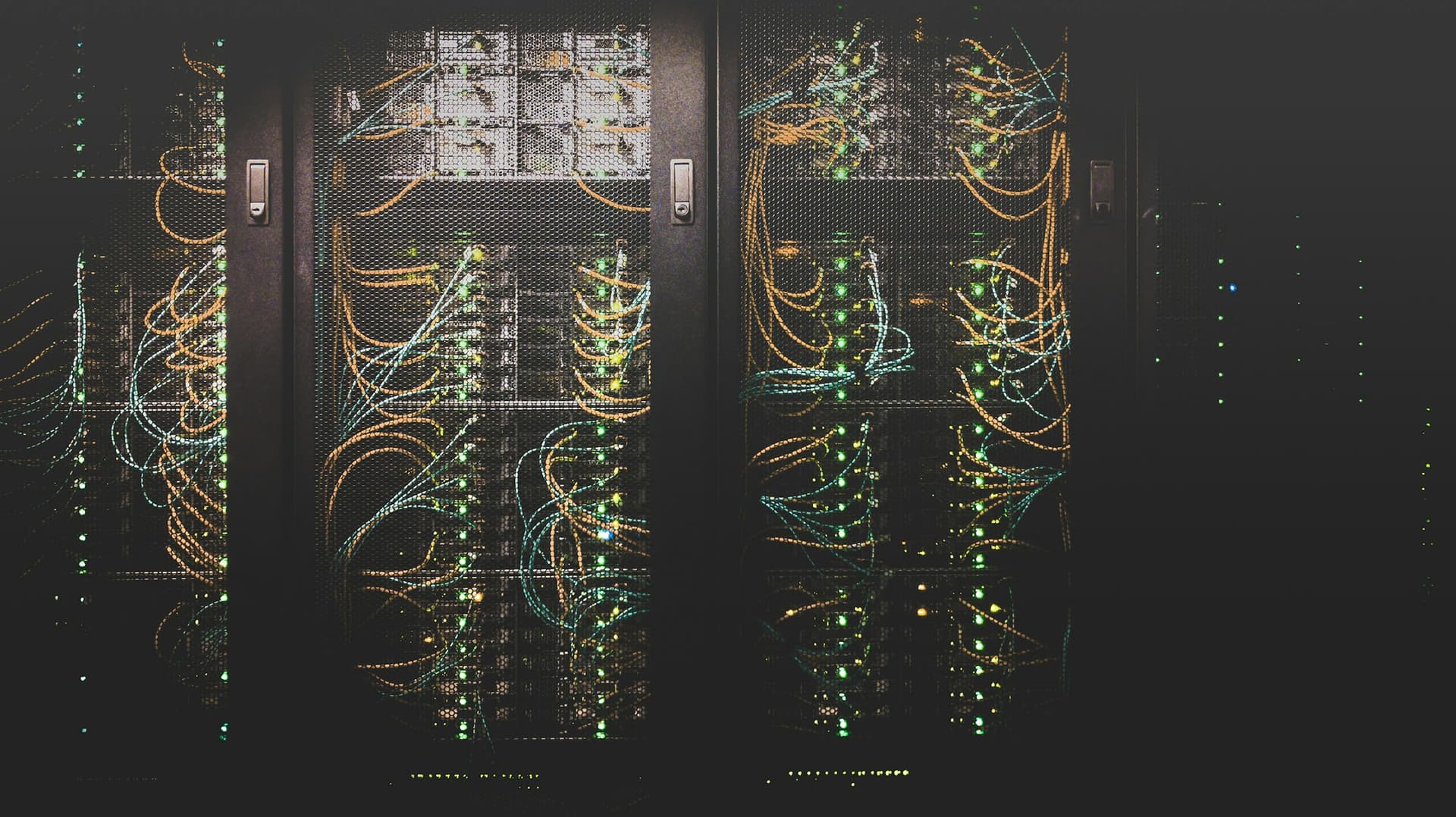 Salle serveurs, allée sombre